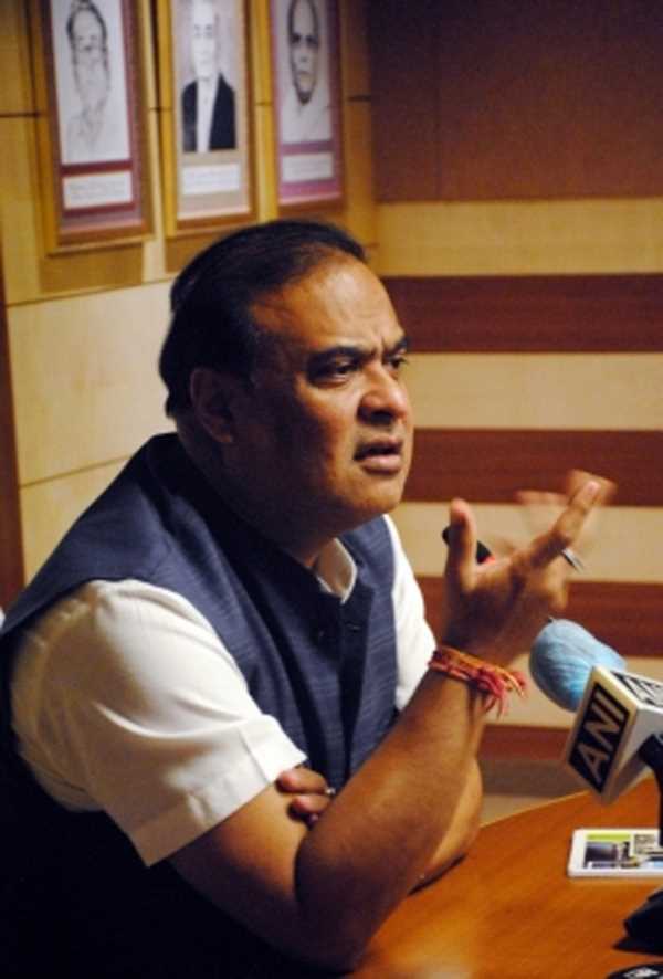 असम सरकार ने पीपीई किट आपूर्ति घोटाले में सीएम के परिवार की संलिप्तता से इनकार किया